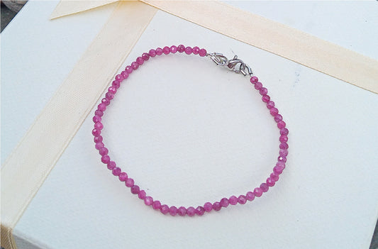 Náramek z nejjemnějšího broušeného rubínu 2,5 mm