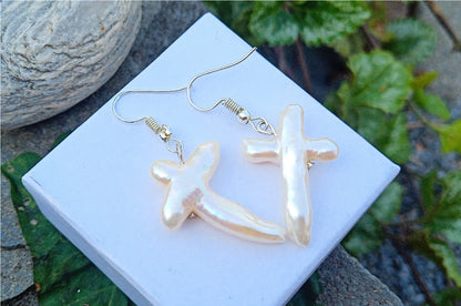 Unikátní jihomořské perly Cross náušnice na chirurgické oceli