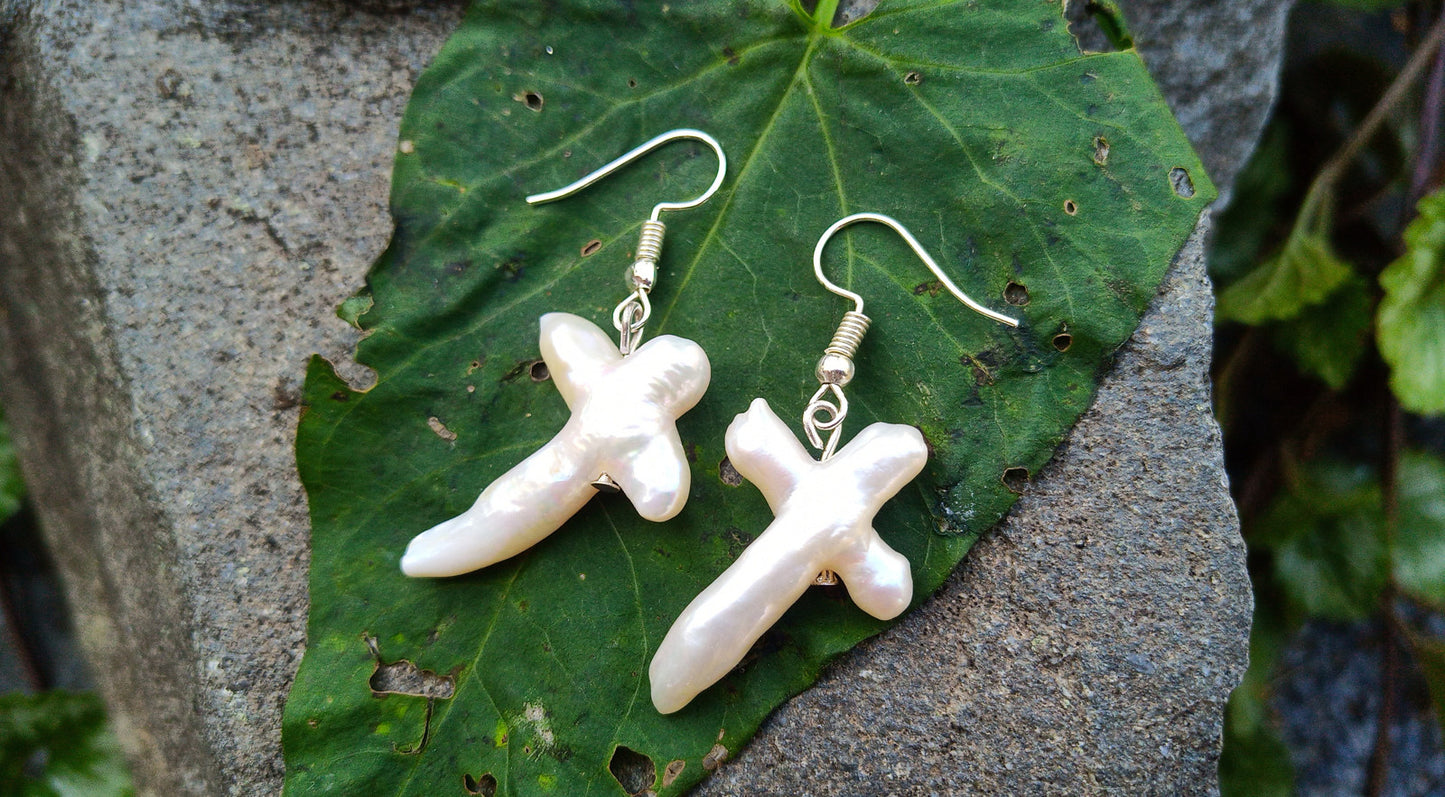 Unikátní jihomořské perly Cross náušnice na chirurgické oceli