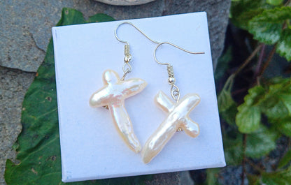 Unikátní jihomořské perly Cross náušnice na chirurgické oceli