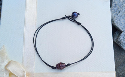 Perlový náramek "Midnight Pearl": Elegance v surovém stylu