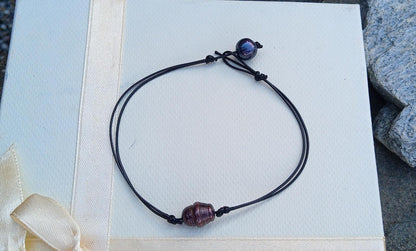 Perlový náramek "Midnight Pearl": Elegance v surovém stylu