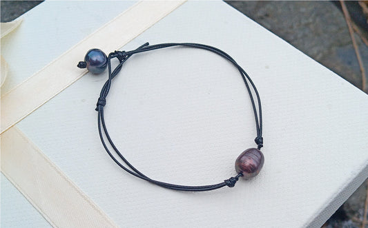 Dotek hlubin: Šňůrkový náramek s pravými říčními perlami