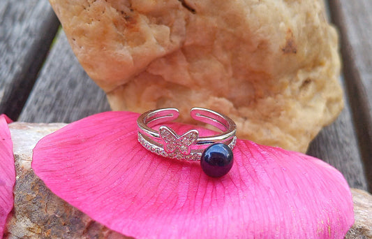 Romantický prsten s tmavou říční perlou a třpytivými zirkony