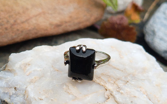 Tajemná síla přírody: Prsten se skorylem (černým turmalínem)