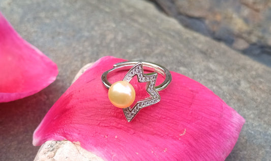 Designový prsten „Zlatá hvězda“ s říční perlou a zirkony