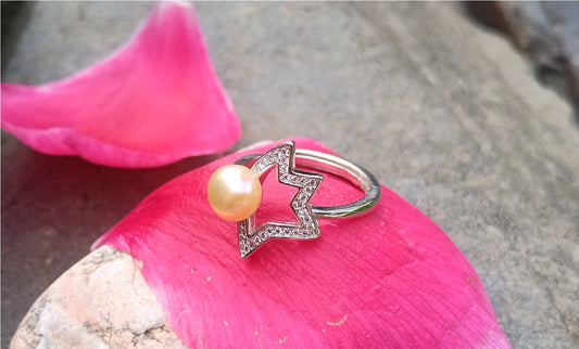 Designový prsten „Zlatá hvězda“ s říční perlou a zirkony