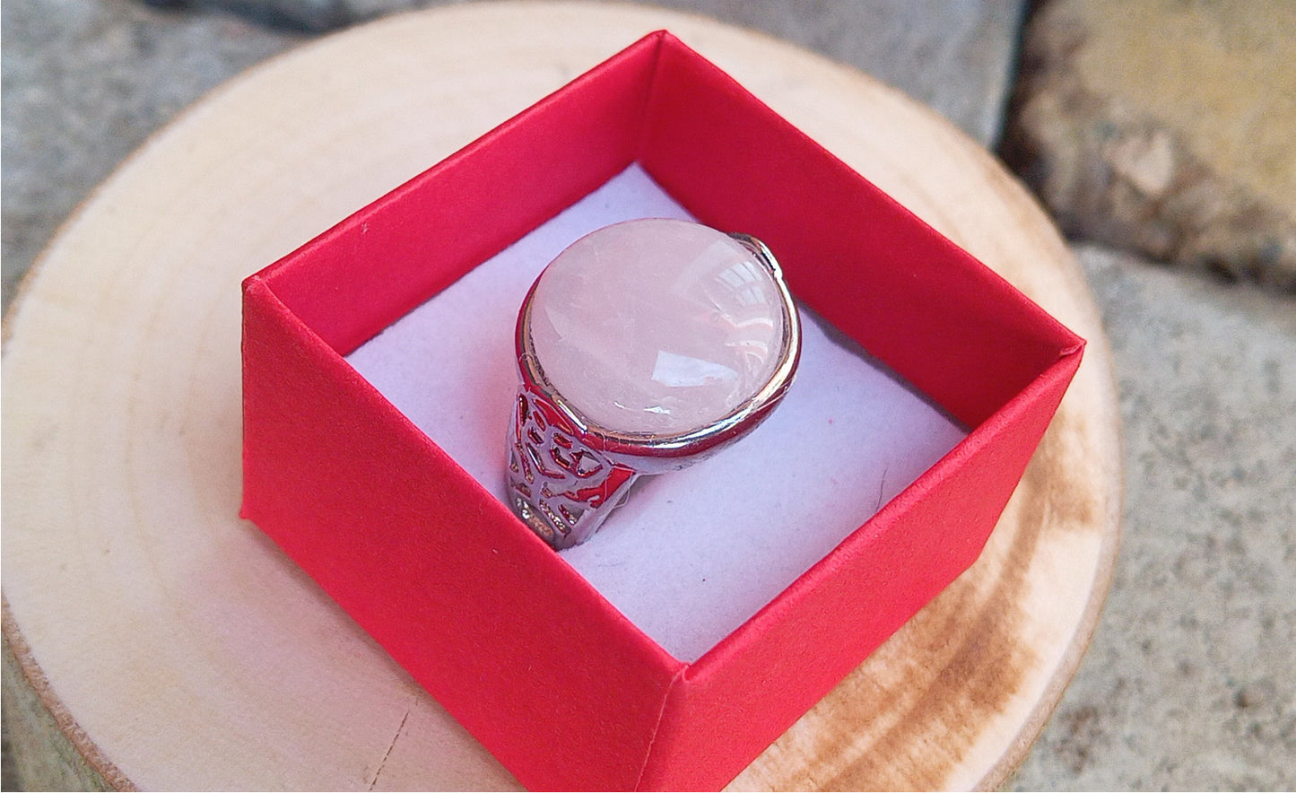 Prsten „Rose Petal“ s přírodním růženínem