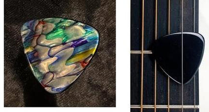 Stylové kytarové trsátko: Imitace abalone perleti