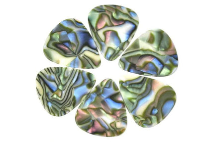 Stylové kytarové trsátko: Imitace abalone perleti