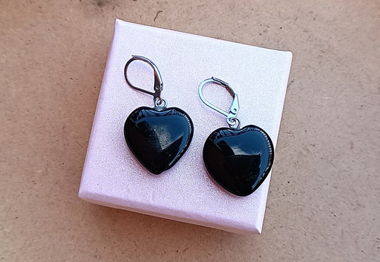 Náušnice „Ochranná srdce“ s černým turmalínem – Chirurgická ocel