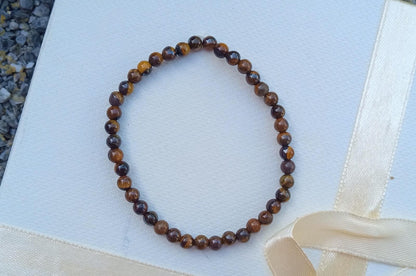 Jemný pružný náramek z tygřího oka (3 mm)