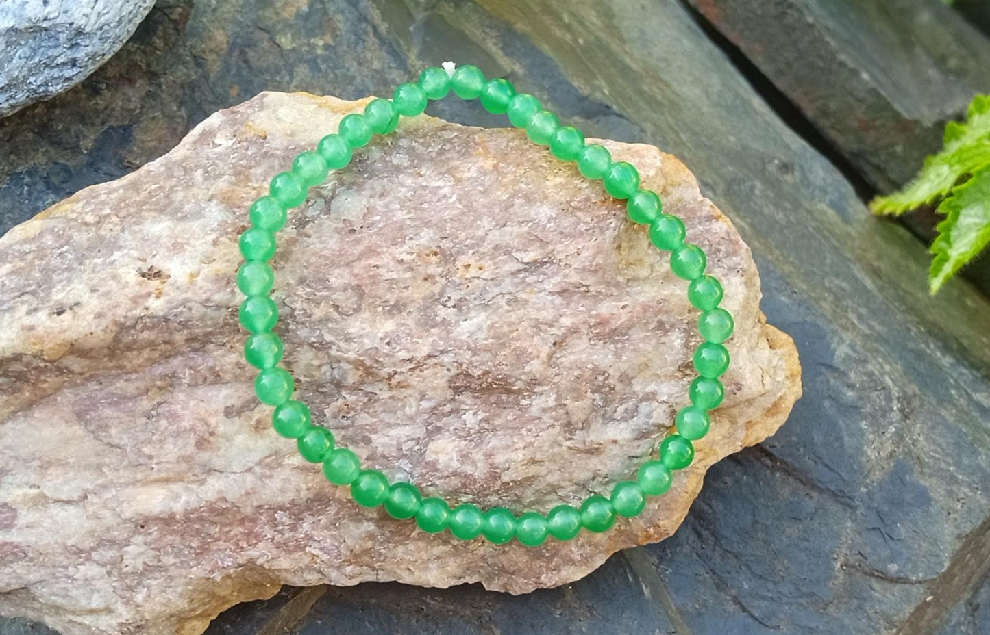 Jemný pružný náramek ze zeleného achátu (3 mm)
